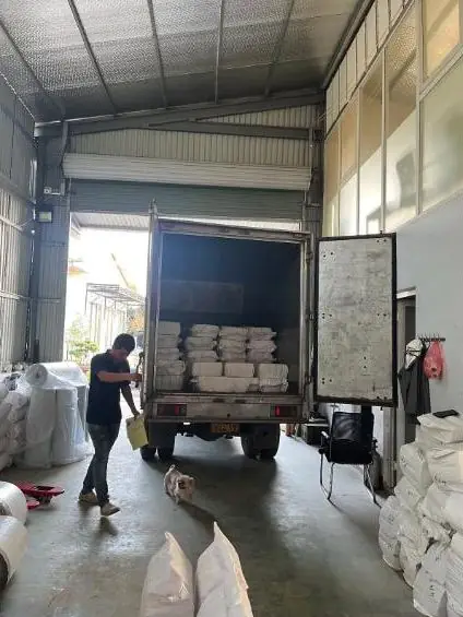 Xe tải xuất hàng túi niêm phong tại xưởng 3TH